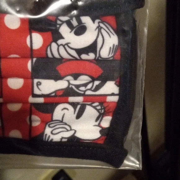 Kids Minnie Mouse Cloth Face Mask - Picture 3 of 4
